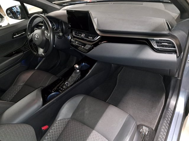 TOYOTA C-hr 1.8h trend e-cvt