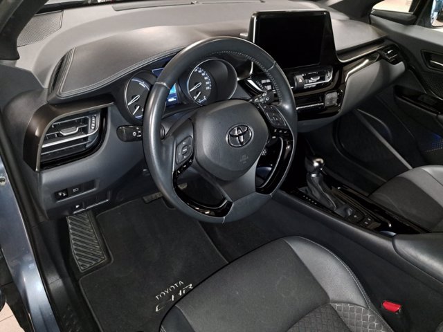TOYOTA C-hr 1.8h trend e-cvt