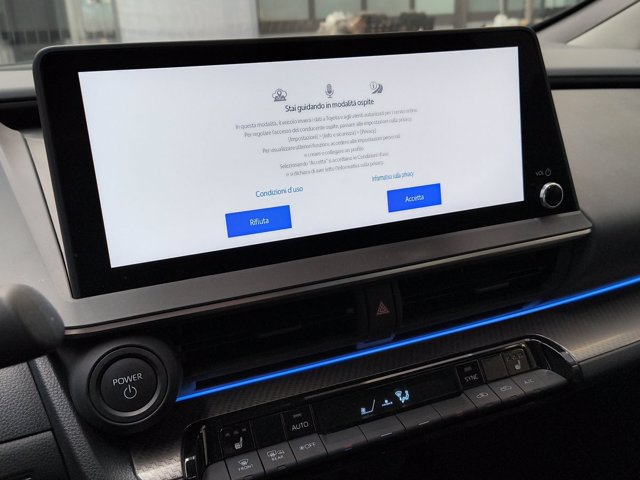 TOYOTA Prius 2.0 phev lounge
