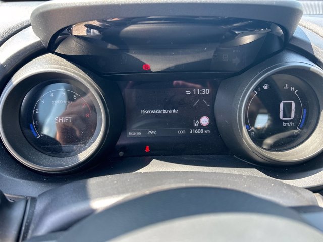TOYOTA Yaris 1.0 trend