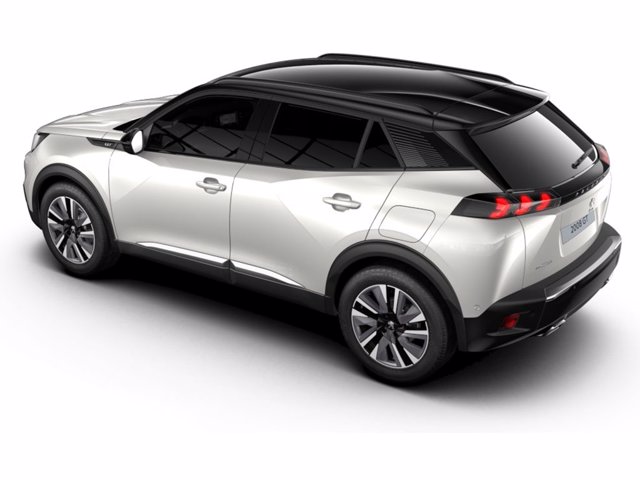 PEUGEOT E-2008 gt pack 100kw