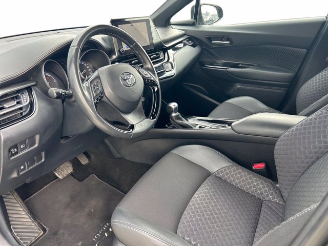 TOYOTA C-hr 1.8h trend e-cvt
