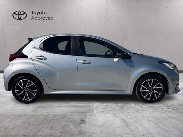 TOYOTA Yaris 1.5h lounge
