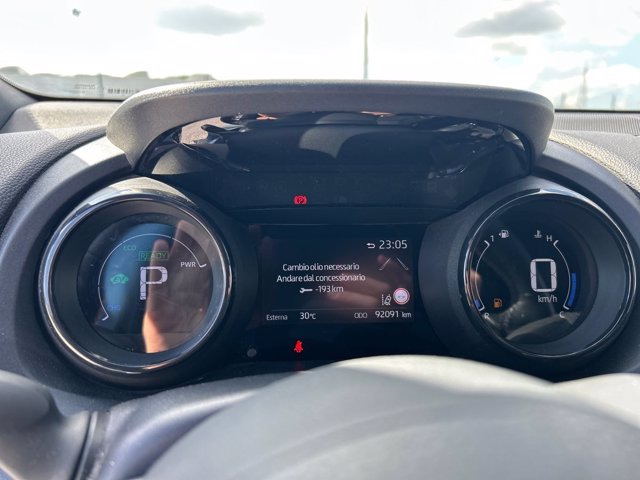 TOYOTA Yaris 1.5h lounge