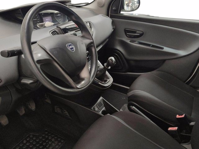 LANCIA Ypsilon 1.2 silver 69cv