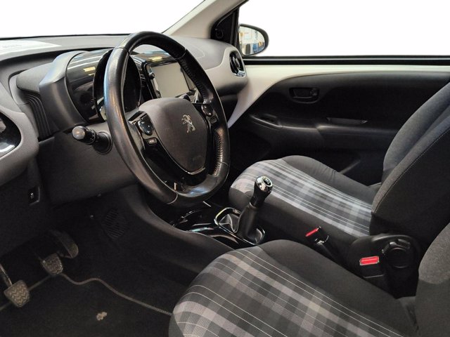 PEUGEOT 108 VTi 72 5 porte Allure
