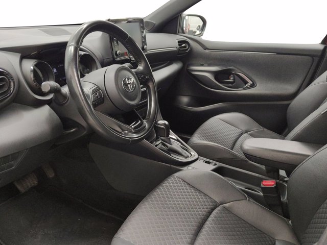 TOYOTA Yaris 1.5h style