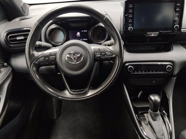 TOYOTA Yaris 1.5h style