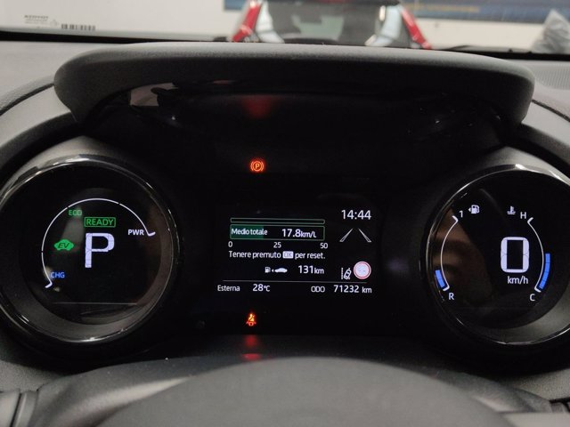 TOYOTA Yaris 1.5h style