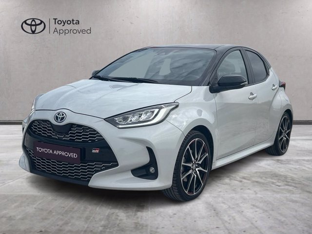 TOYOTA Yaris 1.5h gr sport