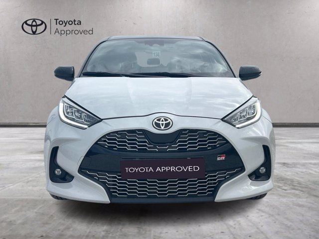 TOYOTA Yaris 1.5h gr sport