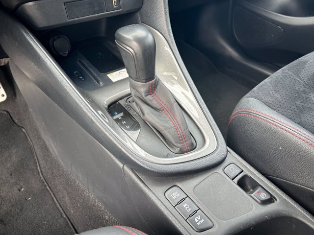 TOYOTA Yaris 1.5h gr sport