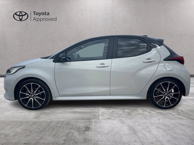 TOYOTA Yaris 1.5h gr sport