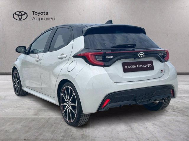 TOYOTA Yaris 1.5h gr sport