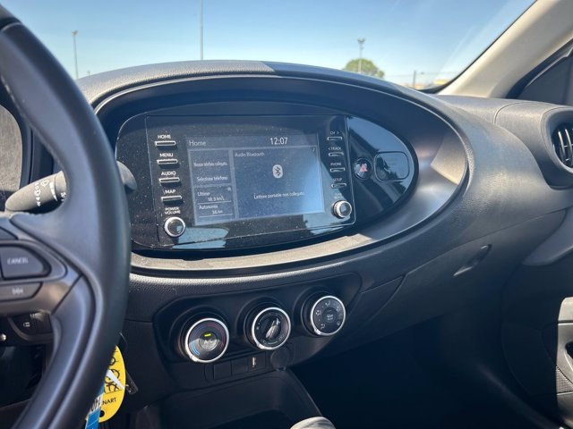 TOYOTA Aygo x 1.0 active 72cv s-cvt