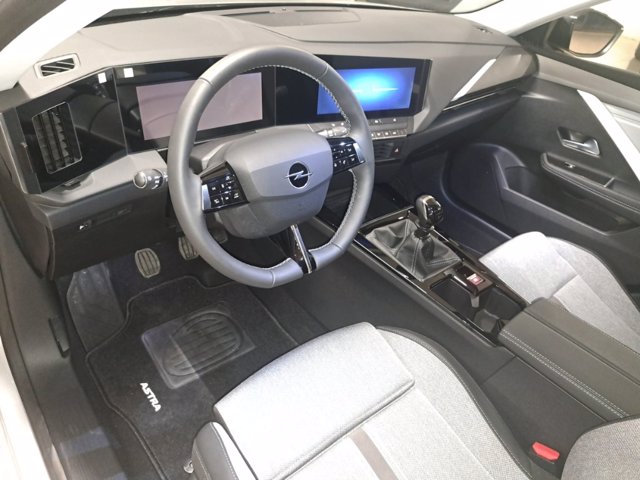 OPEL Astra 5P Business El