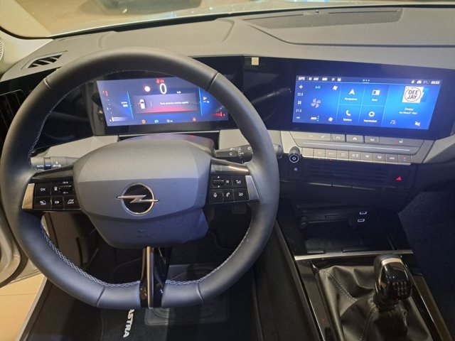 OPEL Astra 5P Business El