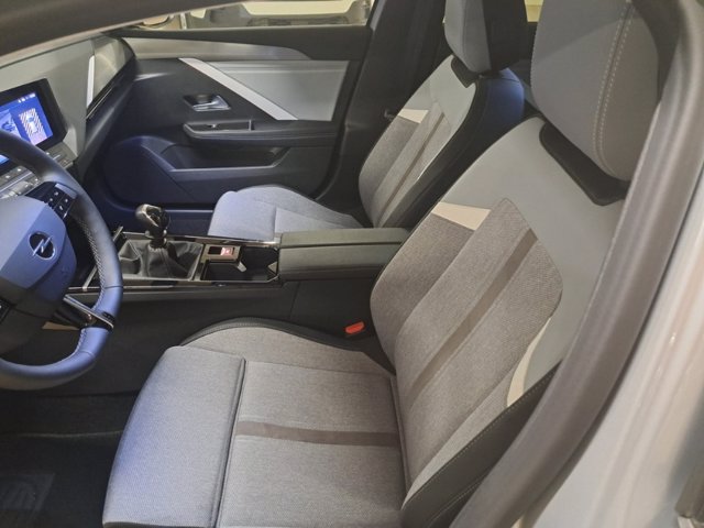 OPEL Astra 5P Business El