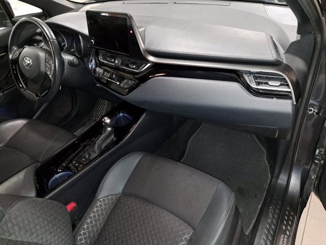 TOYOTA C-HR 2.0 Hybrid E-CVT Trend