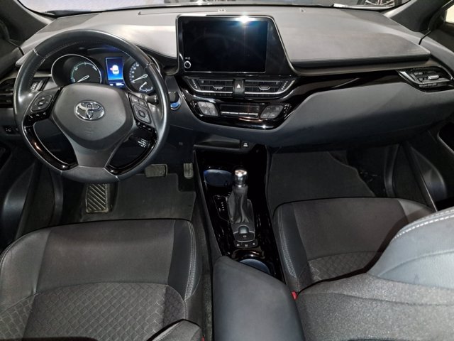 TOYOTA C-HR 2.0 Hybrid E-CVT Trend