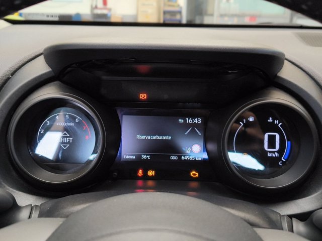 TOYOTA Yaris 1.0 5 porte Trend