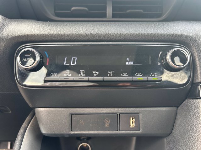 TOYOTA Yaris 1.5h trend