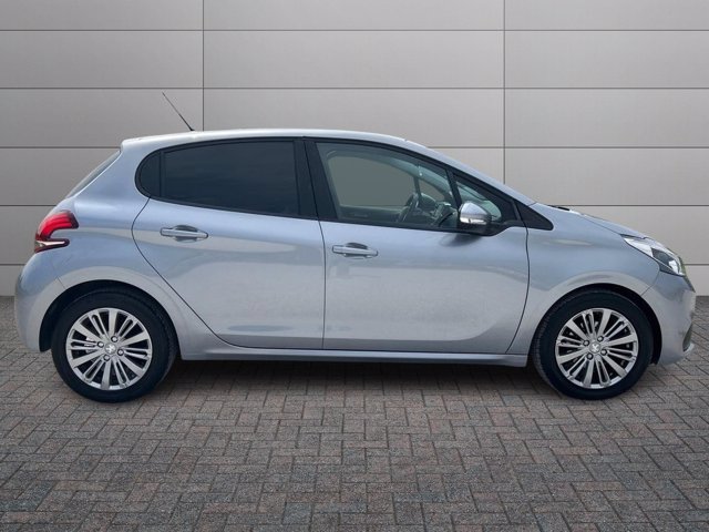 PEUGEOT 208 5p 1.2 puretech allure s&s 82cv neopatentati