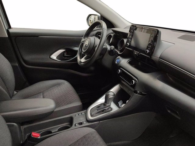 TOYOTA Yaris 1.5h style