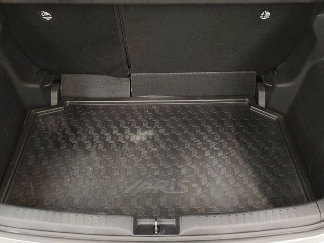 TOYOTA Yaris 1.5h style