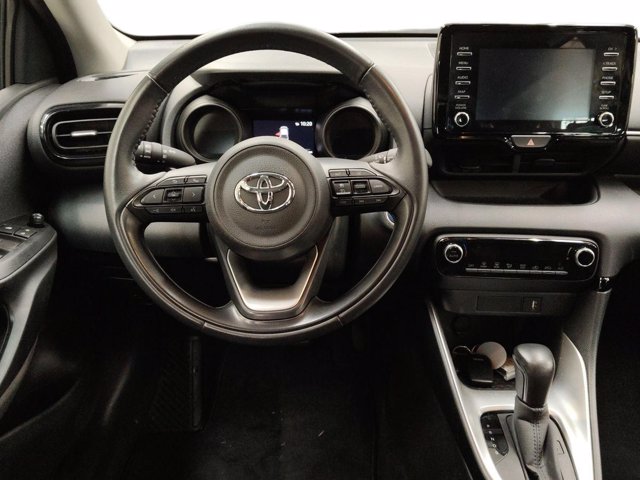 TOYOTA Yaris 1.5h style