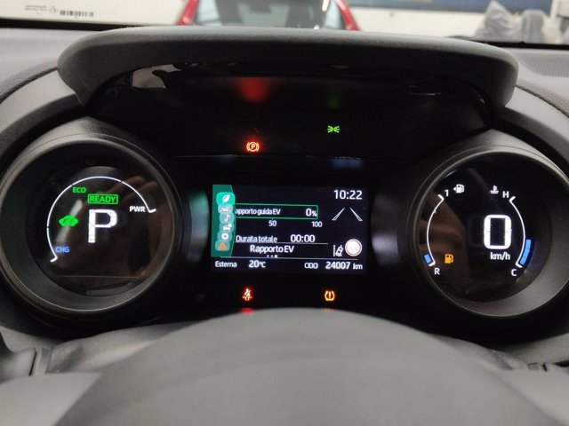 TOYOTA Yaris 1.5h style