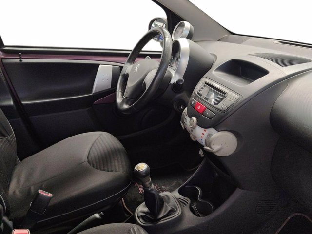 PEUGEOT 107 5p 1.0 12v Urban Move