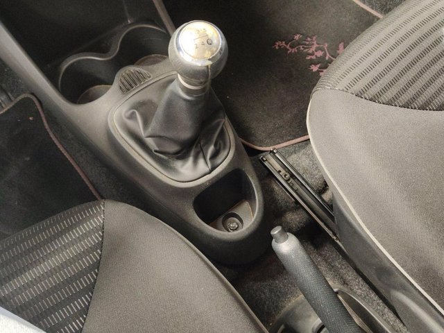 PEUGEOT 107 5p 1.0 12v Urban Move