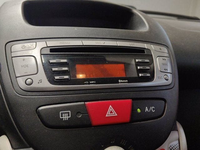 PEUGEOT 107 5p 1.0 12v Urban Move