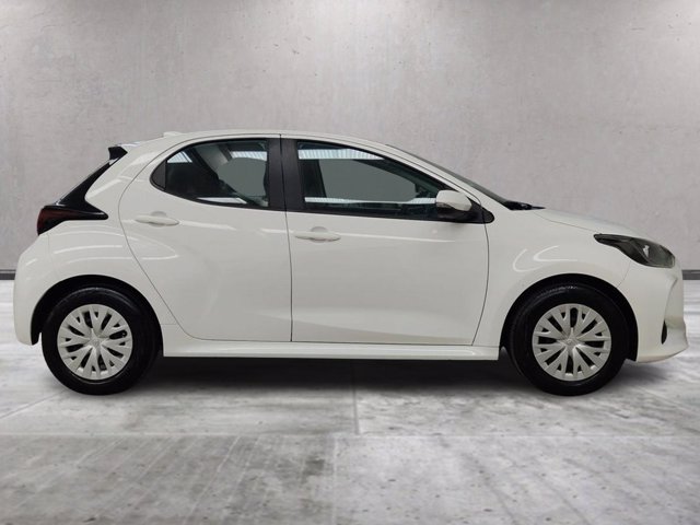 TOYOTA Yaris 1.0 active