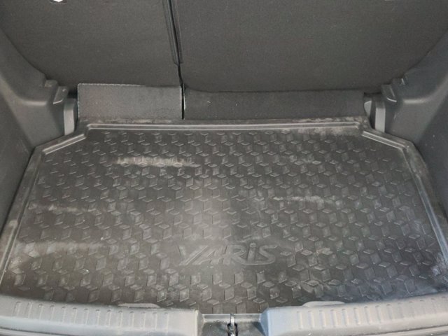 TOYOTA Yaris 1.0 active
