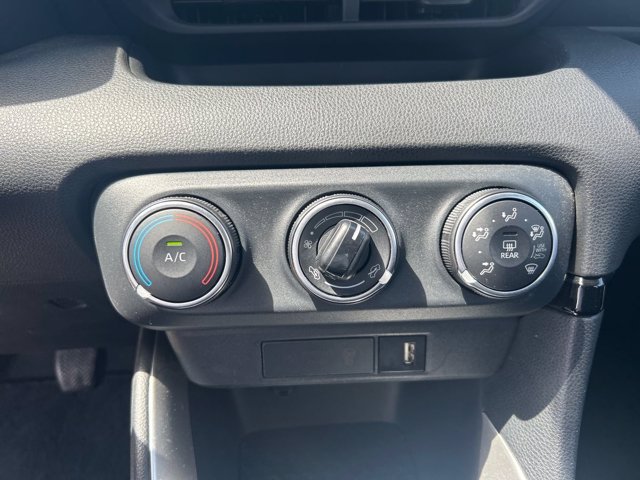 TOYOTA Yaris 1.0 active