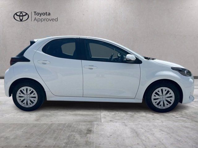 TOYOTA Yaris 1.0 active