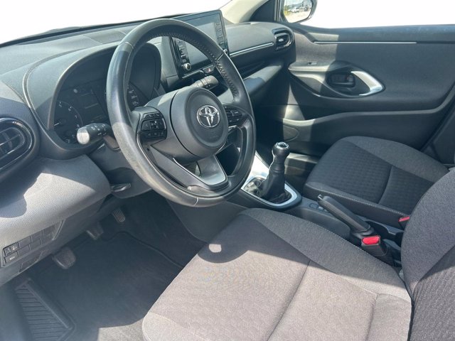 TOYOTA Yaris 1.0 active