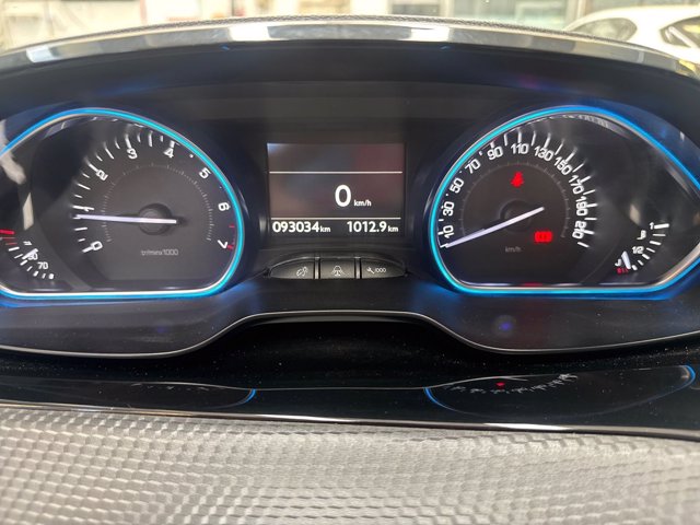 PEUGEOT 2008 PureTech 82 Allure