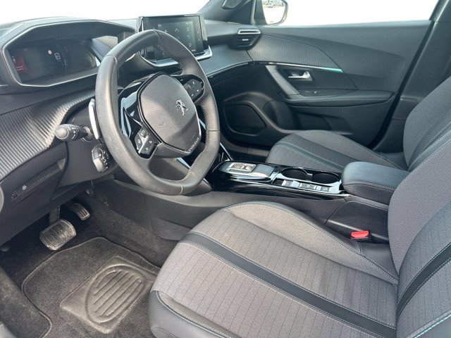 PEUGEOT 2008 PureTech 130 S&S EAT8 Allure