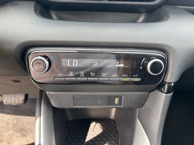 TOYOTA Yaris 1.5h trend