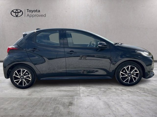 TOYOTA Yaris 1.5h trend