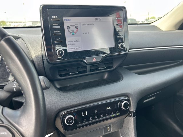 TOYOTA Yaris 1.5h trend