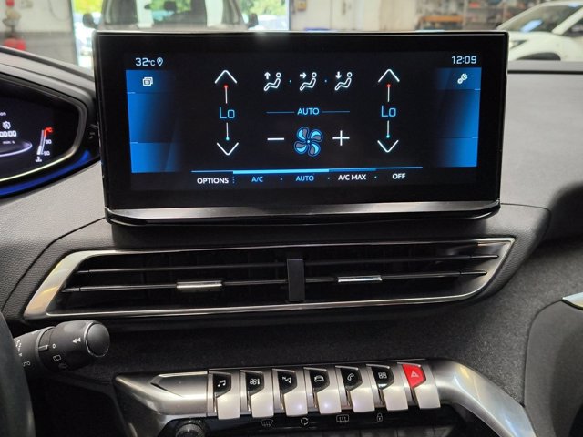 PEUGEOT 3008 BlueHDi 130 S&S EAT8 Allure
