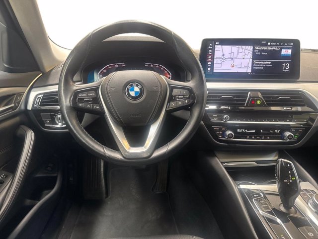 BMW 518d touring mhev 48v business auto