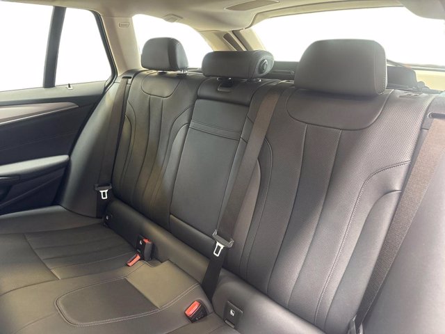 BMW 518d touring mhev 48v business auto