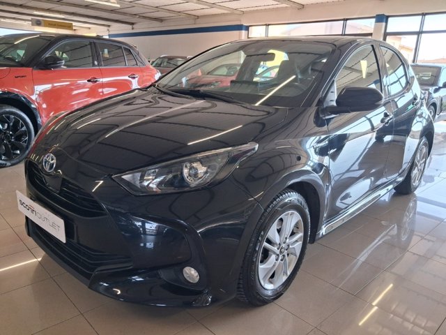 TOYOTA Yaris 1.5h business