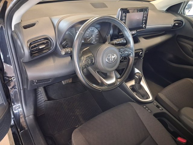 TOYOTA Yaris 1.5h business