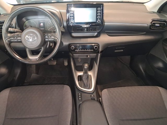 TOYOTA Yaris 1.5h business